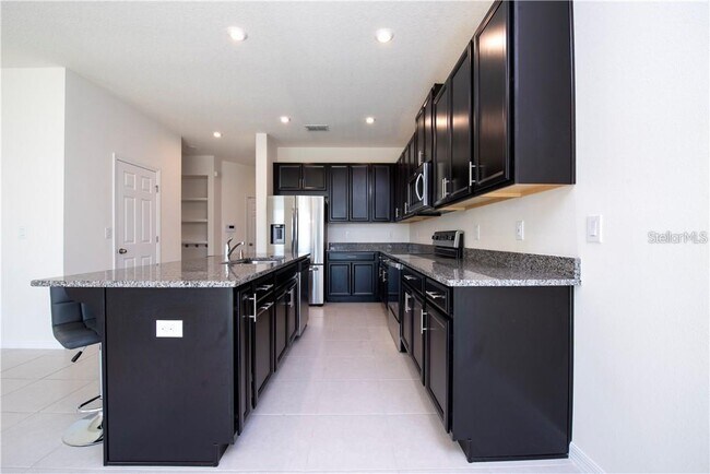 Building Photo - 2400 Avian Loop