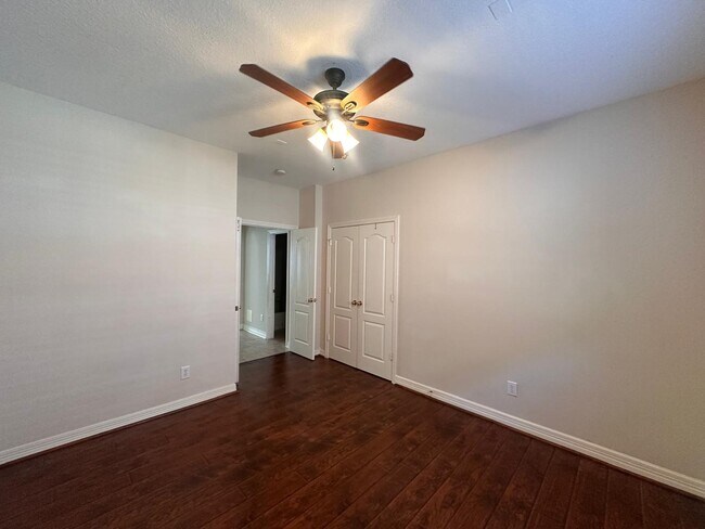 Building Photo - 5819 Brook Bend Dr