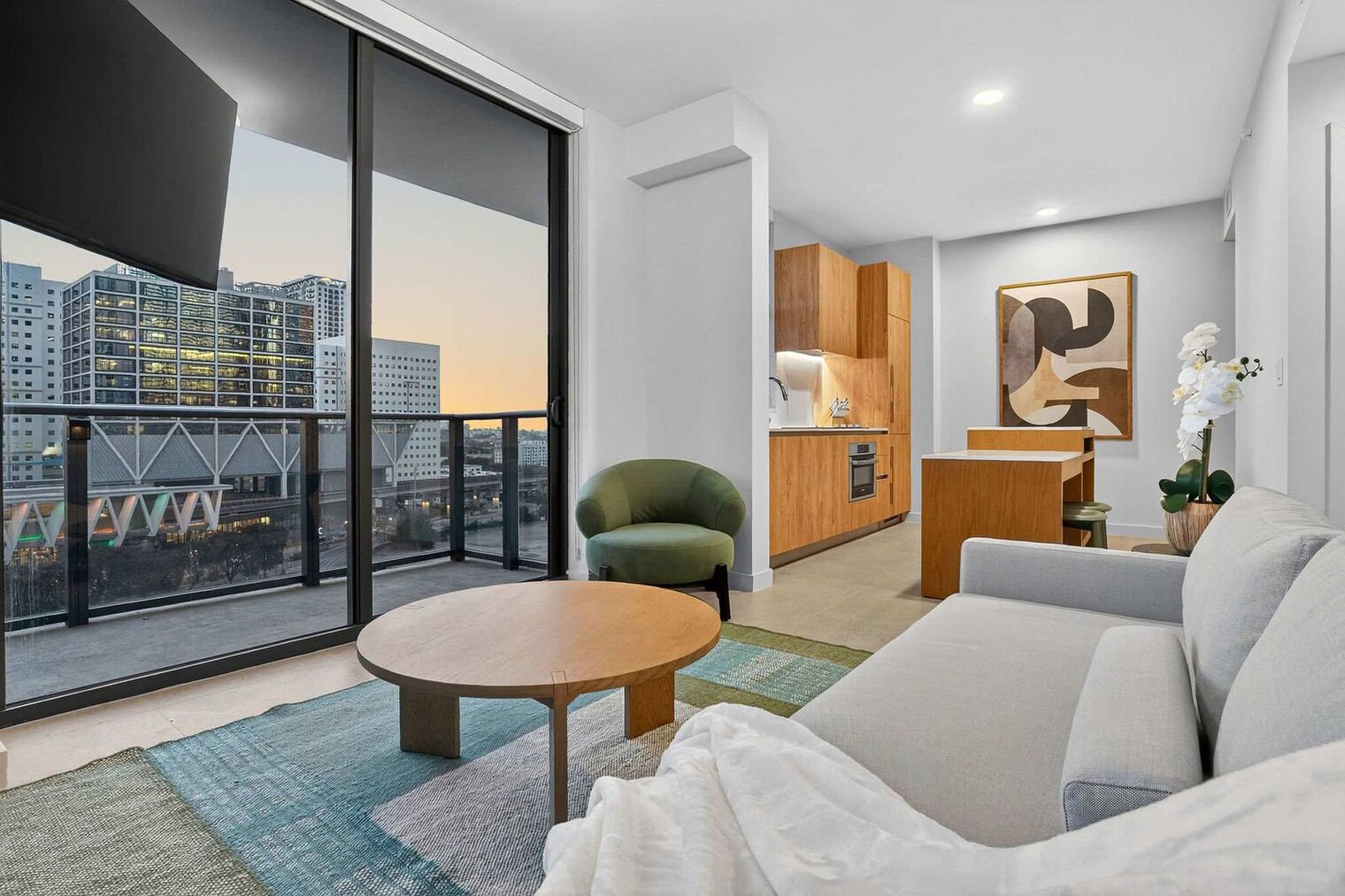 Building Photo - 11 NE 6th St