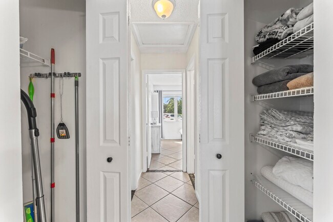 Building Photo - 8745 Sol Terrace