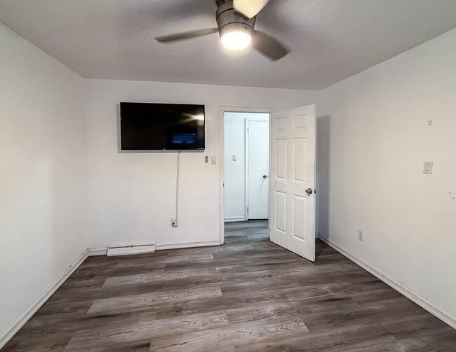 Building Photo - 8 West Side Ave