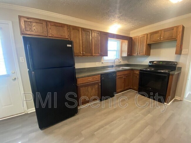 Building Photo - 168 Reynolds Dr