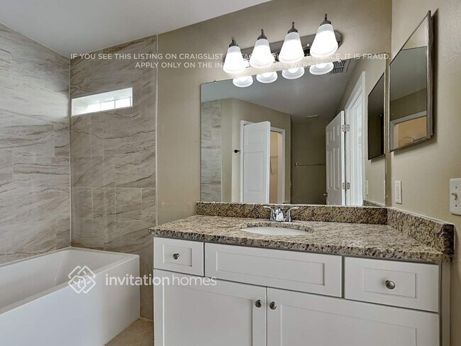 Building Photo - 5803 Meadowpark Pl