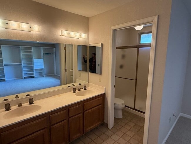 Building Photo - Massive 5-bedroom home in the El Sobrante / Greenbriar Neighborhood