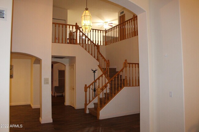 Building Photo - 402 N Rita Ln