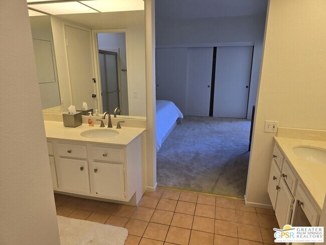 Building Photo - 1249 S La Verne Way