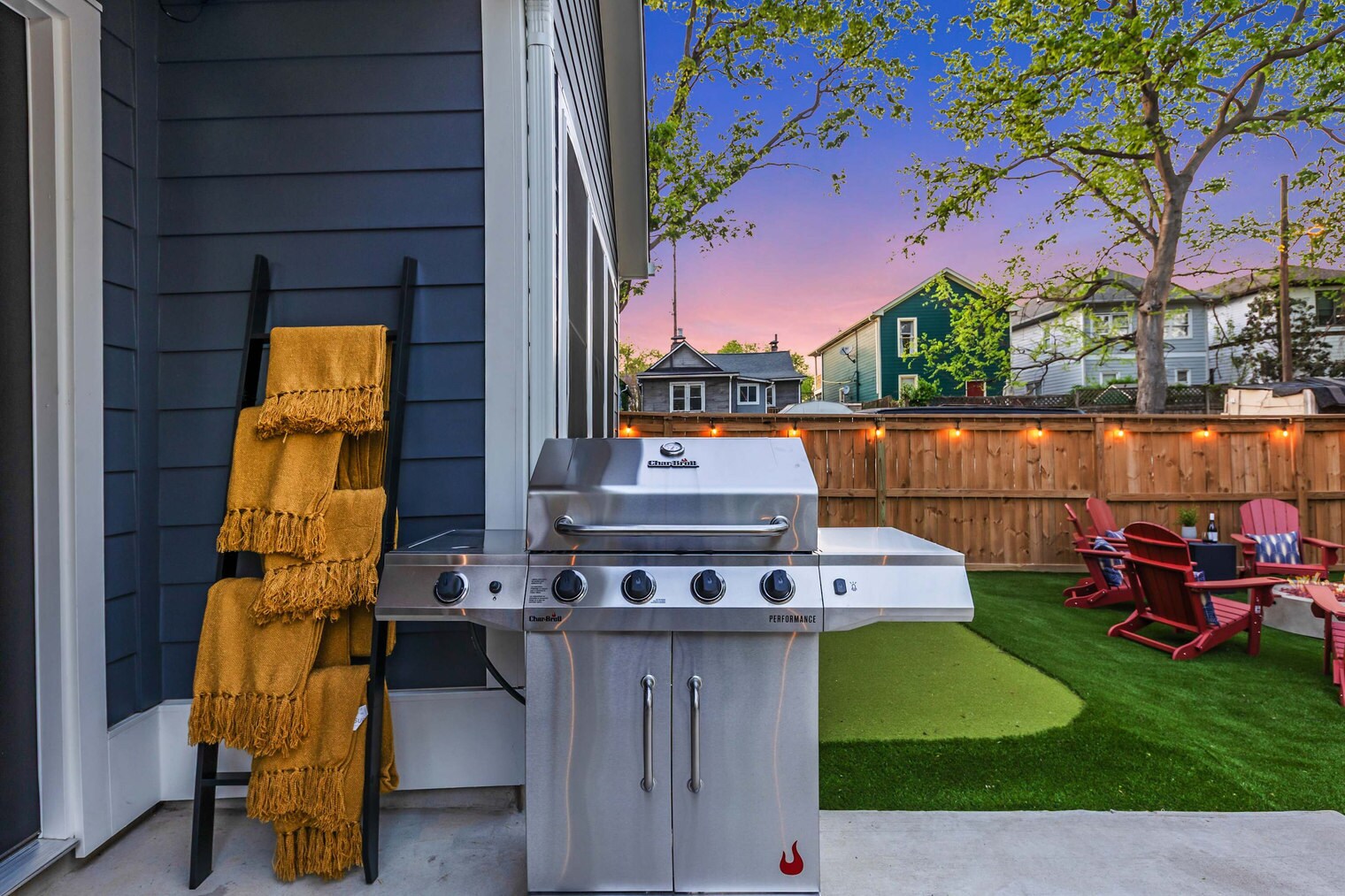 Building Photo - 930 Morrison St