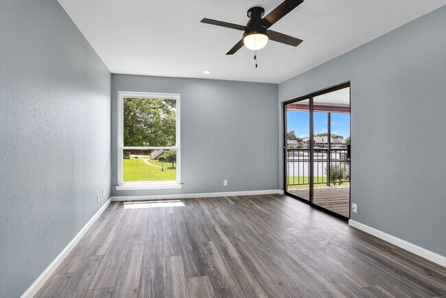 Building Photo - 205G Lakeview Terrace