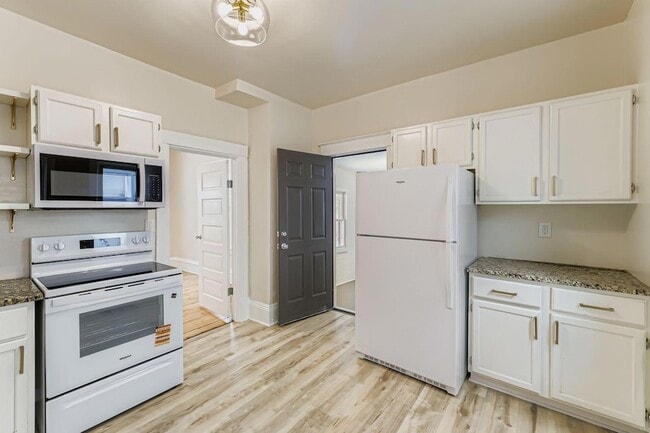 Building Photo - 3507 N Newton Ave