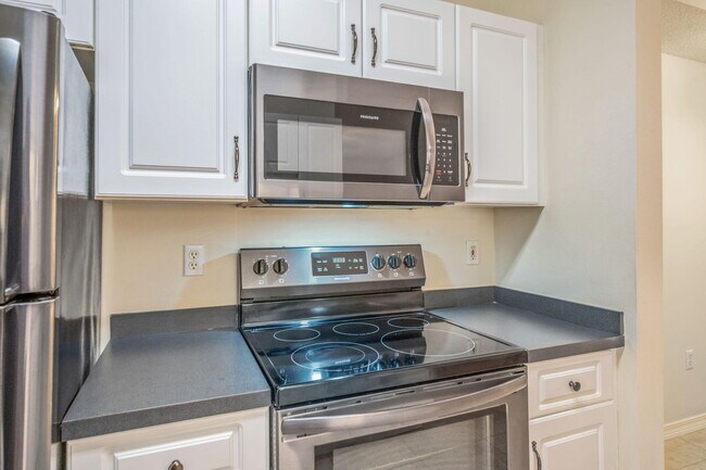 Building Photo - 1501 Partin Dr N