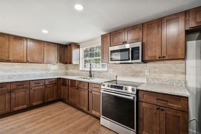 Building Photo - 9412 N Brooks St