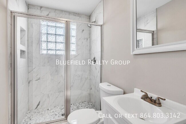 Building Photo - 25 Celand St