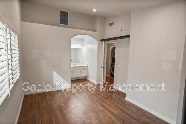 Building Photo - 18716 Vista Del Canon