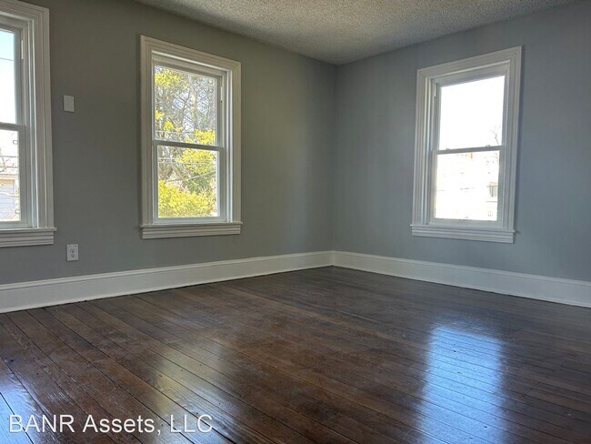 Building Photo - 3 br, 2 bath House - 23 Chestnut Street