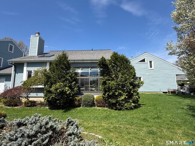 Building Photo - 504 Sandstone Dr