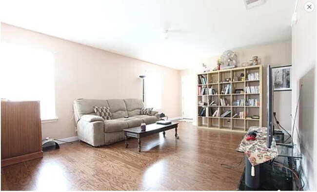 Building Photo - 15214 Sabal Palm Rd