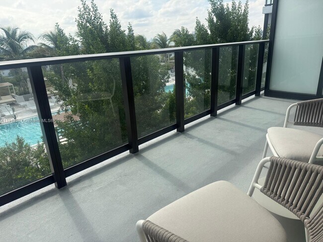 Building Photo - 580 72nd St