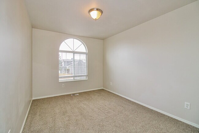 Building Photo - 6957 Diamondleaf Way