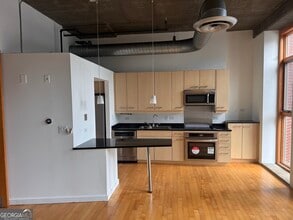 Building Photo - 2 Peachtree St NW