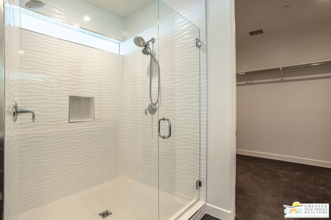 Building Photo - 392 Suave Ln