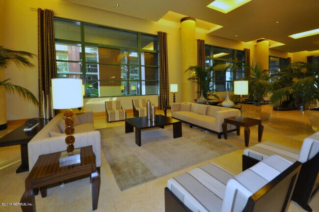 Building Photo - 1431 Riverplace Blvd