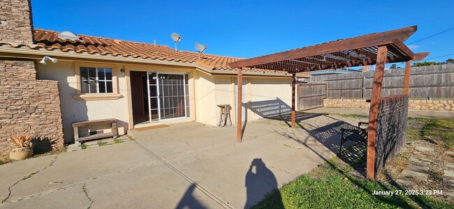 Building Photo - Orcutt Single Story Ranch Style Home with ...