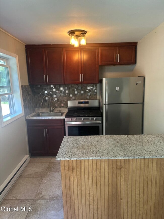 Building Photo - 49 Lowerre Ln