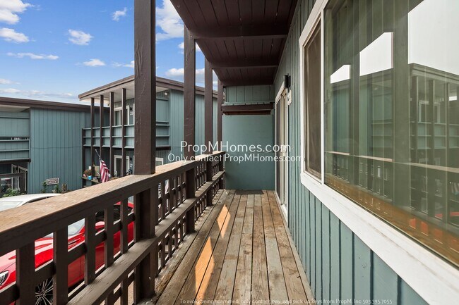 Building Photo - Well-Located Tigard Apartment – Cozy, Clea...