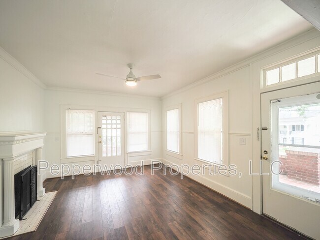 Building Photo - 479 Peronneau St