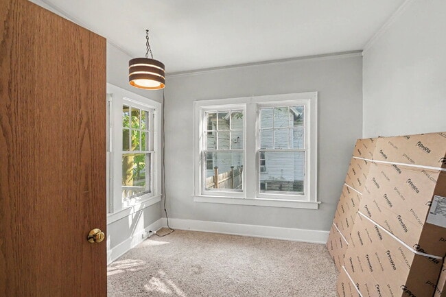 Building Photo - Charming 3 Bed, 1 Bath Rental in Downtown Bay City - $1250/month