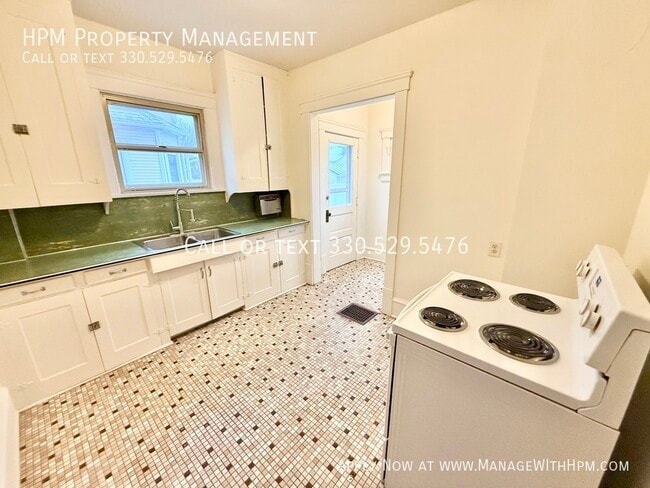 Building Photo - 1208 19th St NW