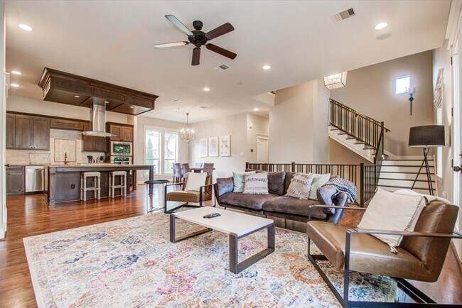 Building Photo - 2323 Woodhead St