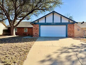 Building Photo - House For Rent