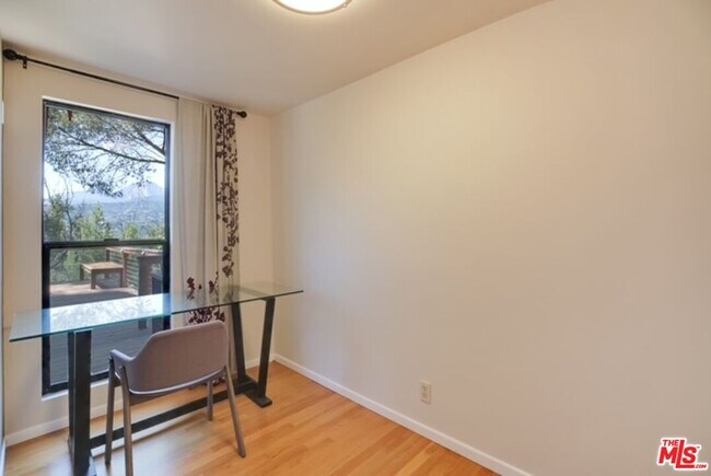 Building Photo - 112 Crestview Ln