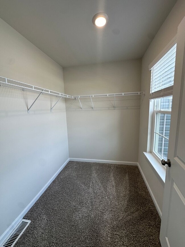 Building Photo - 427 Tevis St