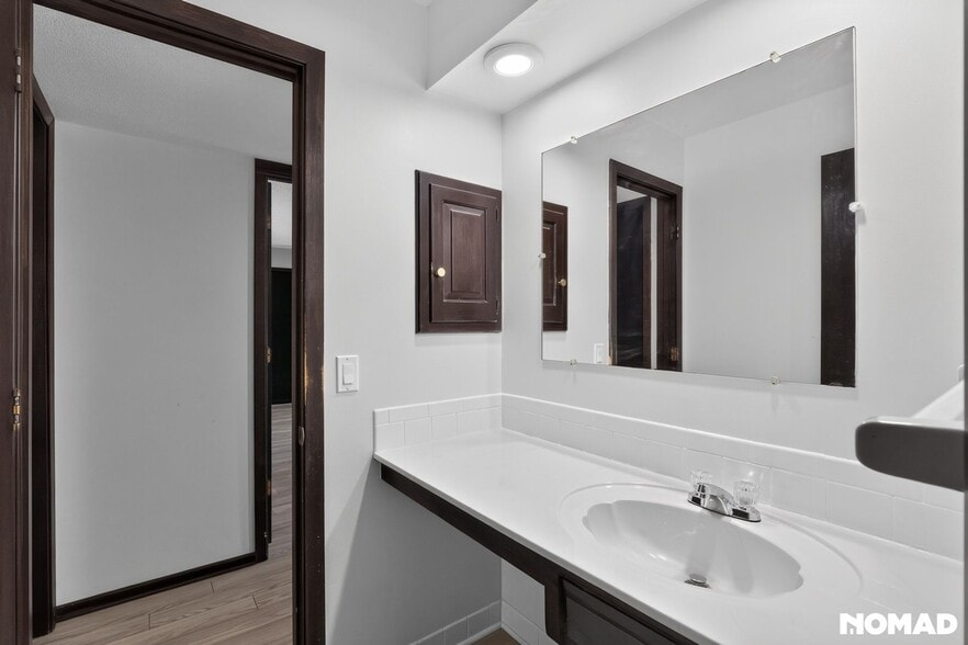 Building Photo - 410 W 104th St