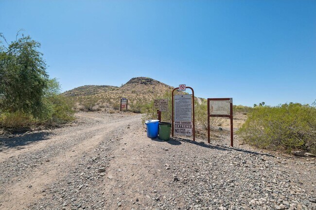 Building Photo - 13222 N 1st Ave