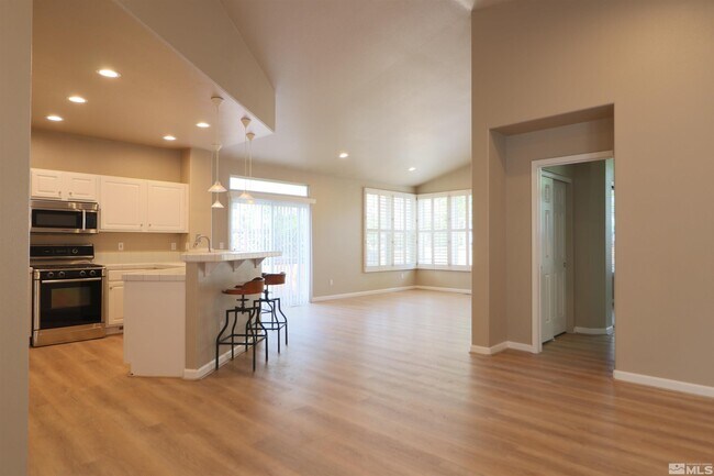 Building Photo - 690 Caughlin Glen