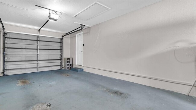 Building Photo - 203 80th Ave N