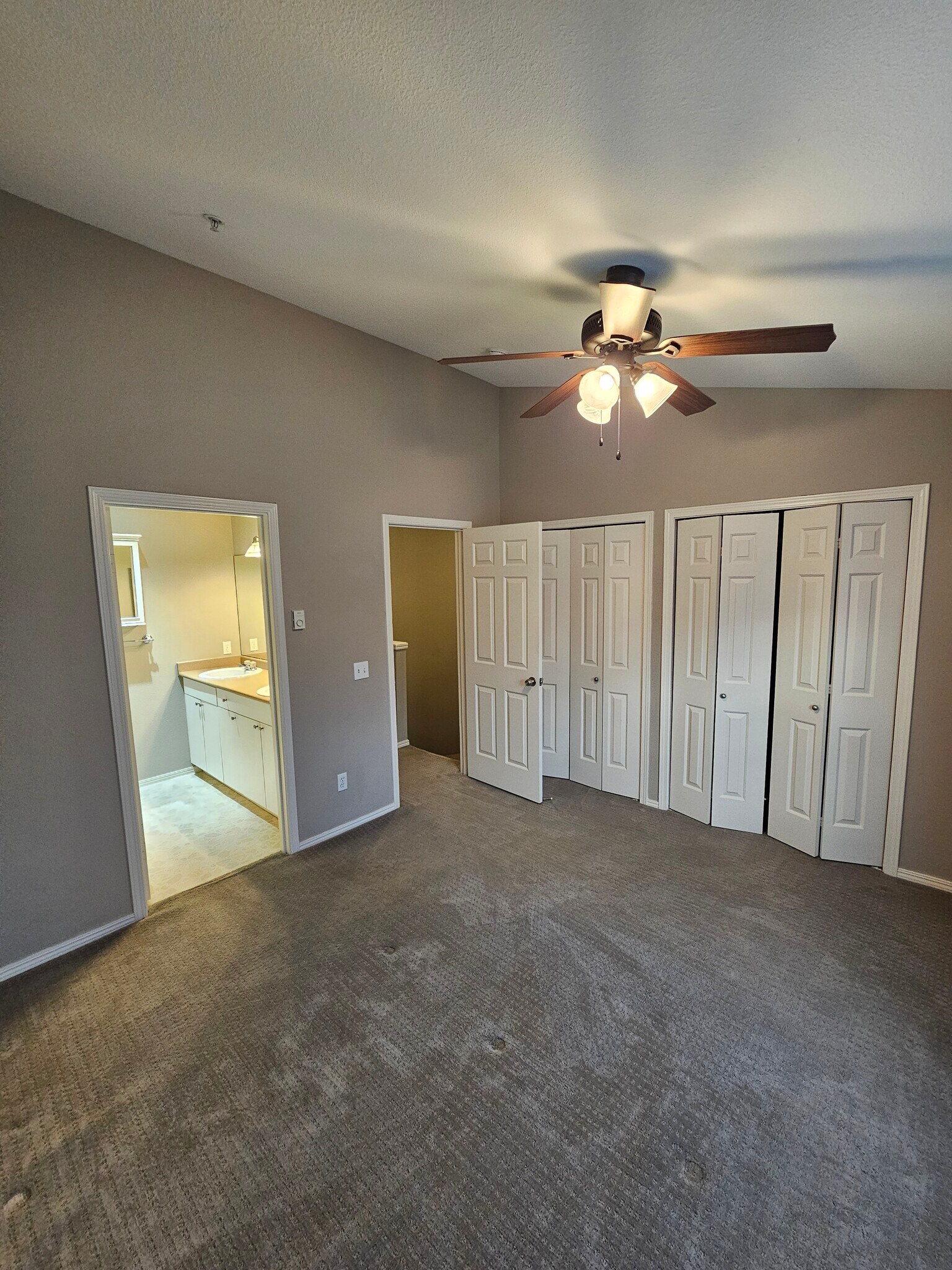 Upstairs Master Bedroom - 1802 SE Cutter Ln