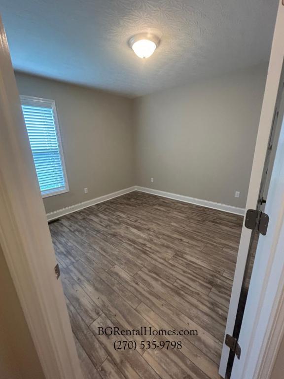 Building Photo - 506 Labrador Dr