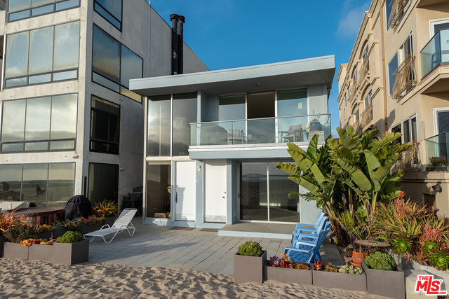 Building Photo - 6307 Ocean Front Walk