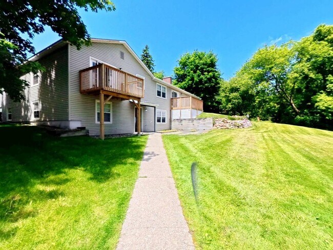 Building Photo - 340 Spear St
