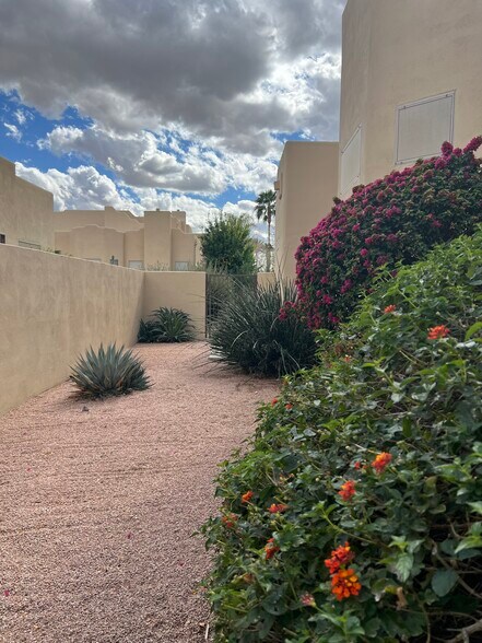 Building Photo - 9070 E Gary Rd