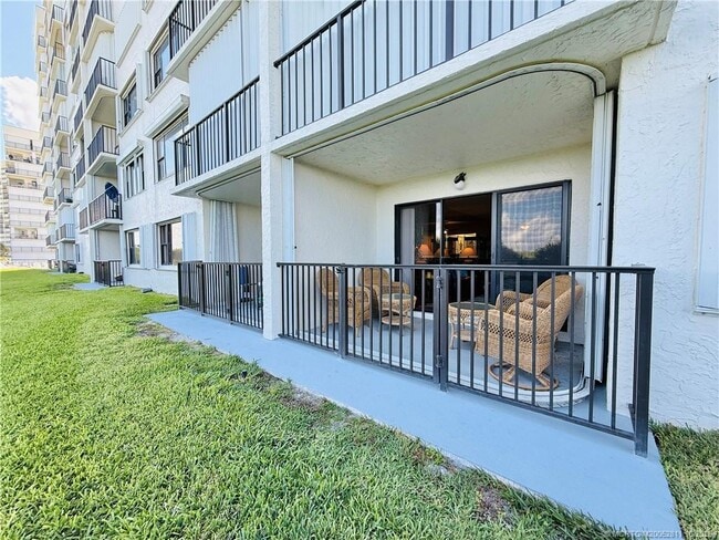 Building Photo - 9400 S Ocean Dr