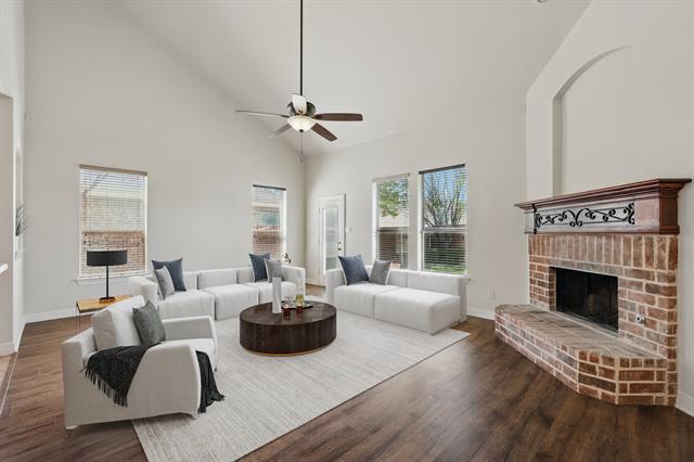 Building Photo - 400 Crossbill Ln
