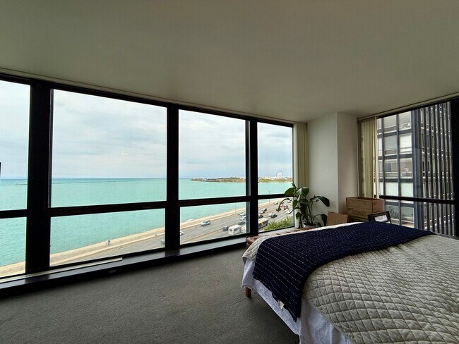 Building Photo - 900 N Lake Shore Dr