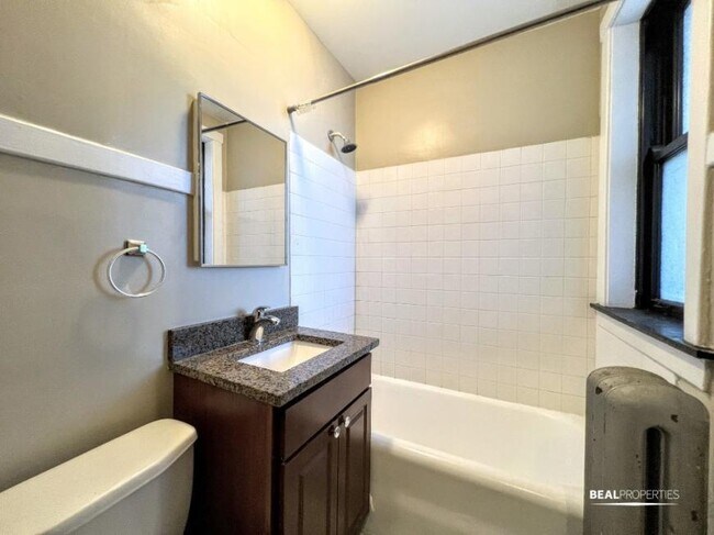 Building Photo - 0 bedroom in CHICAGO IL 60625
