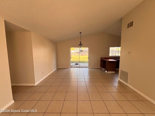 Building Photo - 1163 Beacon St NW