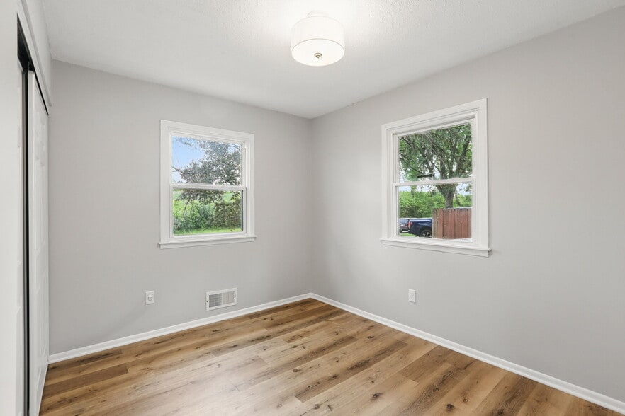 Building Photo - 2514 Woodlynn Ave